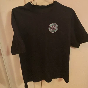 T-shirt  - Gullig tshirt från h&msol aldrig är använd❤️ Svampbob tryck