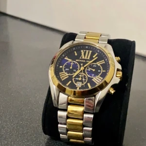 Michael Kors - Bradshaw - Inköpt för 1,5 år sedan, inga skador ect:)