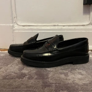 GANT LOAFERS - Säljer mina superfina gant loafers eftersom dem blivit försmå för mig🤍 Använda 2-3 gånger och har inga synliga repor osv. Priset går alltid att diskutera❤️🥰
