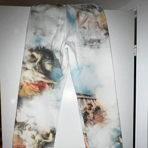 Jaded london jeans - Jeans från jaded london, modellen är skate byxor. Storlek 30. Bara testade en gång sen legat i garderoben och samlat damm. Som ny!  frakt står på köparen🙏🏻 