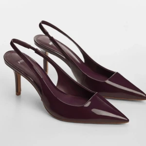 Söker  - Söker efter dessa vinröda klackar i storlek 38 från mango! Hör av dig om du har sånna ❤️