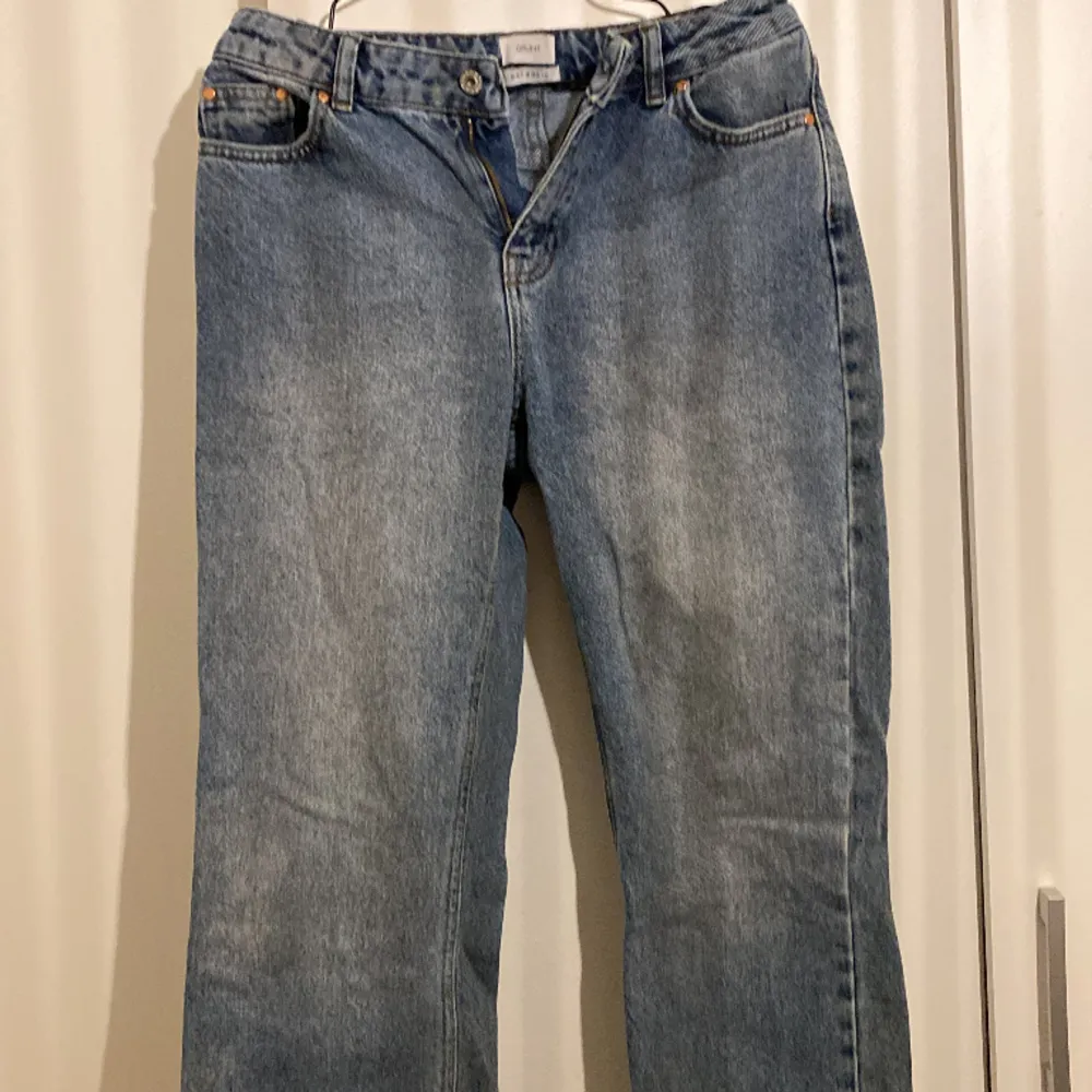 Ett par grunt jeans som nya storlek typ 27 som typ 170. Jeans & Byxor.