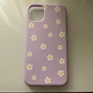 iPhone 11 skal - Säljer detta blommiga fina skal, passar till iPhone 11