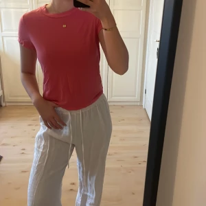 Rosa tshirt - Rosa T-shirt som inte kommer till användning, bra skick🥰