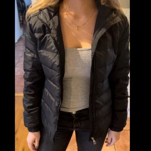 Jacka  - Champion jacka, knappt använd