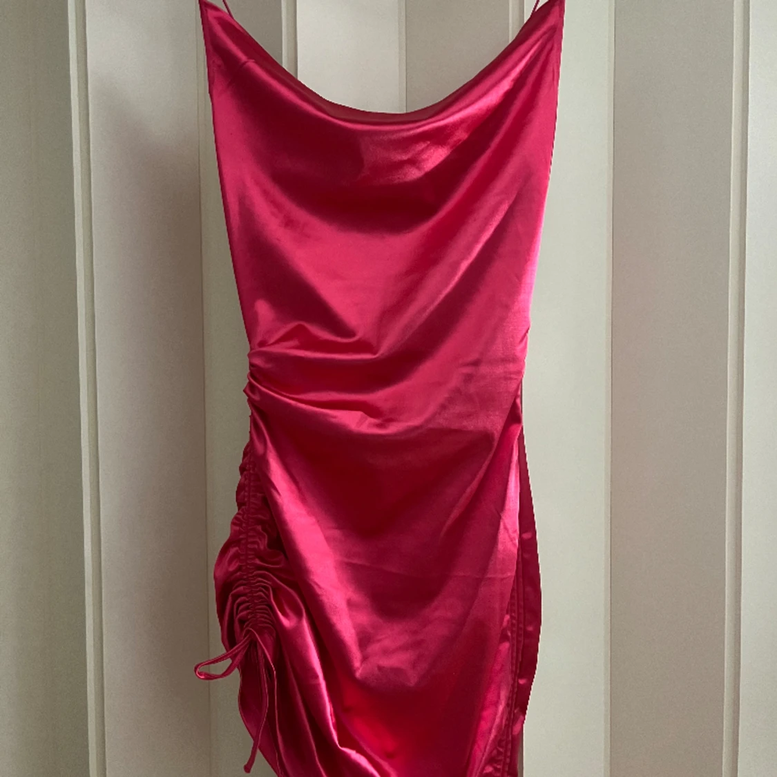 Rosa/röd satin klänning🩷 - 91