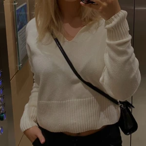 Stickad tröja gina tricot  - Stickad tröja från gina tricot. Fint skick! 