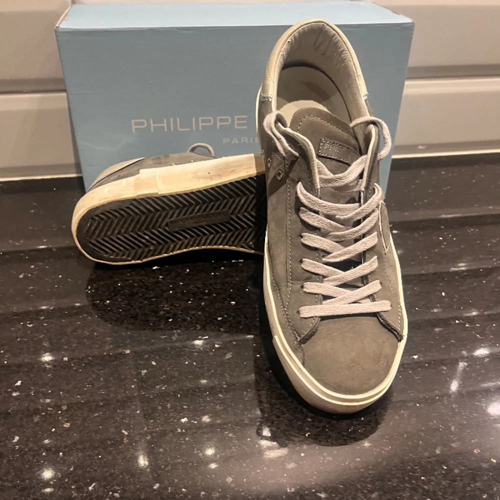 ✅Avslutad,  vinnare är @albin2011✅Nu t@vlar vi ut dessa Philippe model skor! Följ dessa steg för att vara med i utlottningen: 1. Följ oss på Plick och Instagram 2. Gilla annonsen 3. Kommentera ”Klar✅” Repost, blev nedtaget igen. Skor.