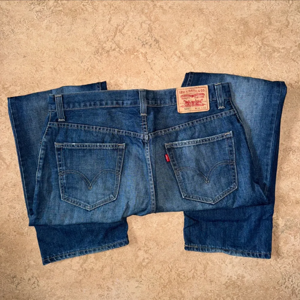 Fina Levis 505 straight leg jeans Storlek: 36x32. Jeans & Byxor.