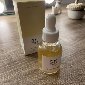 Beauty of joseon glow serum - Säljer denna virala glow serum från Beauty of joseon då jag inte tål en ingrediens i, har endast testat den två gånger 