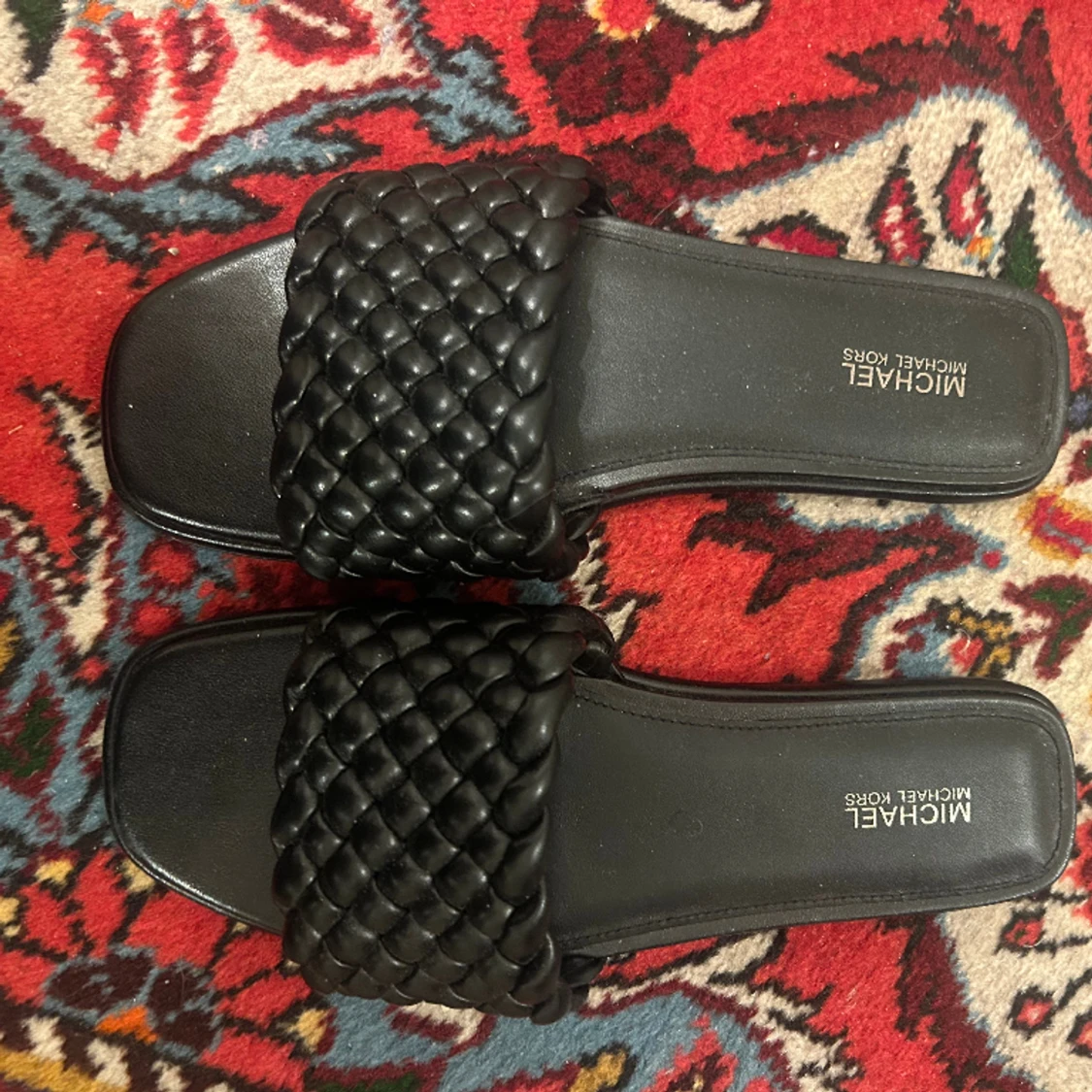 Svarta Michael Kors tofflor stl 7M