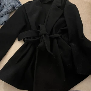 Missay kappa - Använd ej köp nu  Kappa i fint skick Är i storlek l/cl men passar mig som har s/m 