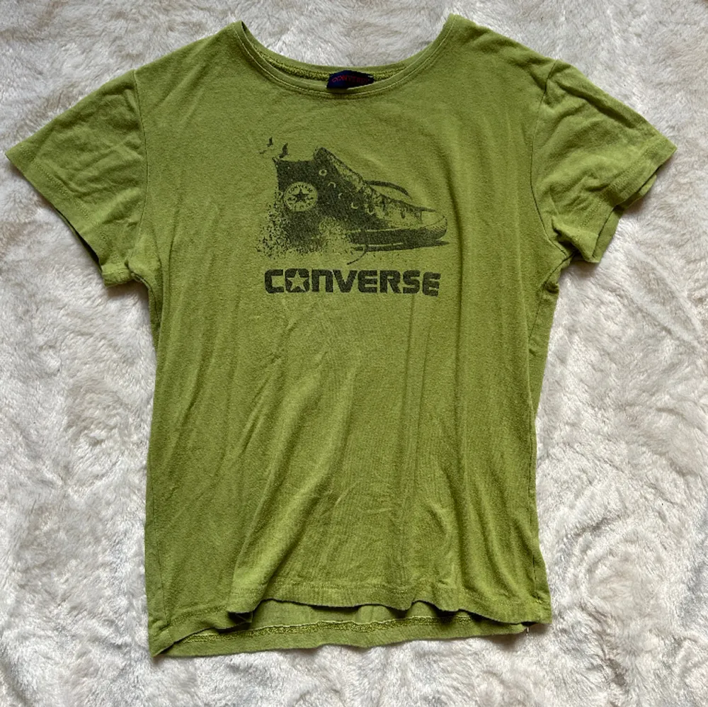 Snygg grön converse t-shirt i storlek S💚. T-shirts.