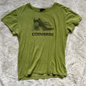 Snygg grön converse t-shirt i storlek S💚