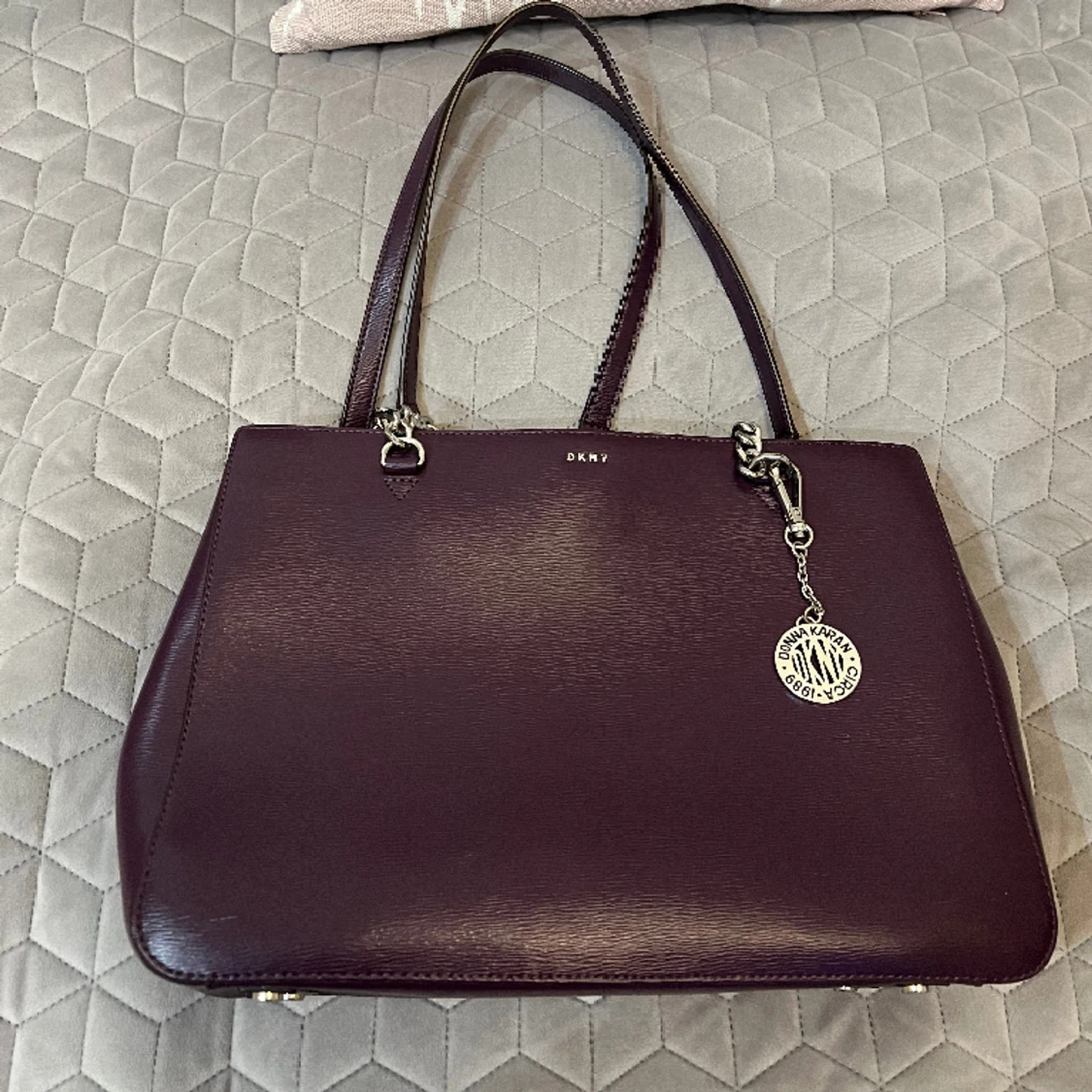 DKNY väska - 90