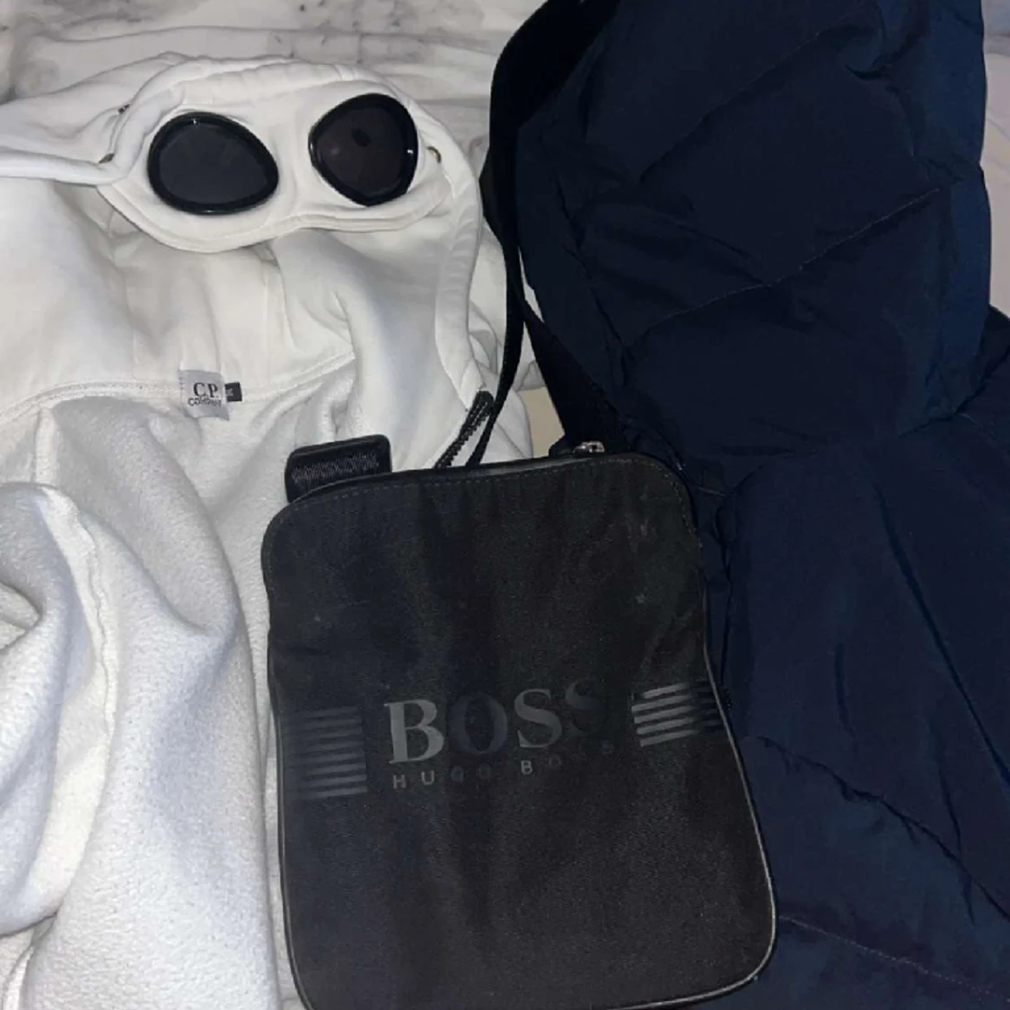 Sail racing jacka, Hugo boss axelväska och cp company - 91