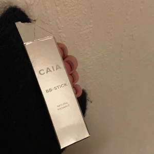 Caia stick - Säljer detta caia sticket för jag beställde fel färg. Aldrig använd endast öppnad.  Det är caia BB-stick Natural Radiance 10C