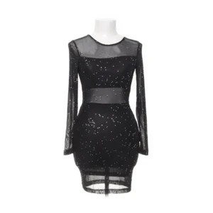 Klänning - (Lånad bild)  Klänning från Dennis Maglic,  Storlek S, Nyskick, aldrig använd endast provad. Den var för kort för mig som är 174.