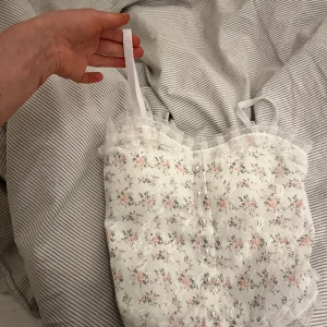 Finaste korsett toppen! - Fantastiskt fin top som är perfekt nu till nyår eller fest i allmänt! (Finns i svart också, kolla min profil) 💕