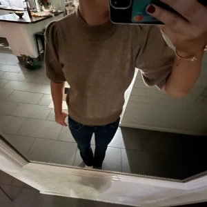 Stickad t shirt  - as skön stickad t shirt från only! Aldrig använd💞💞💞