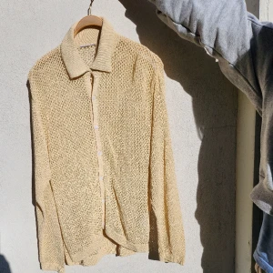 Mesh-Skjorta (weekday) - Unik nät skjorta i toppen skick. Storlek M/L.