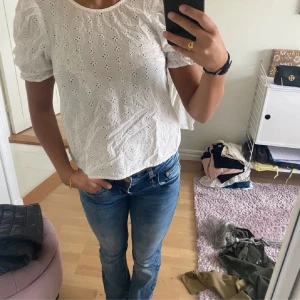 Blus - Knappt använd, perfekt till sommaren💓Pris kan diskuteras