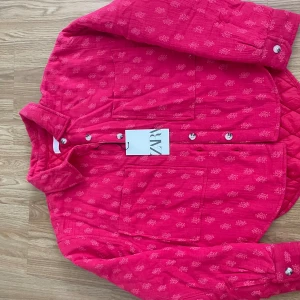 Jacka Zara - Jacka från zara i rosa. Storlek XS