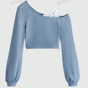 Ny oanvänd Top  - Blå mjuk Top/tröja som inte var i min dotters smak. Aldrig använd. Storlek. XS 55kr exklusive frakt och köparskydd