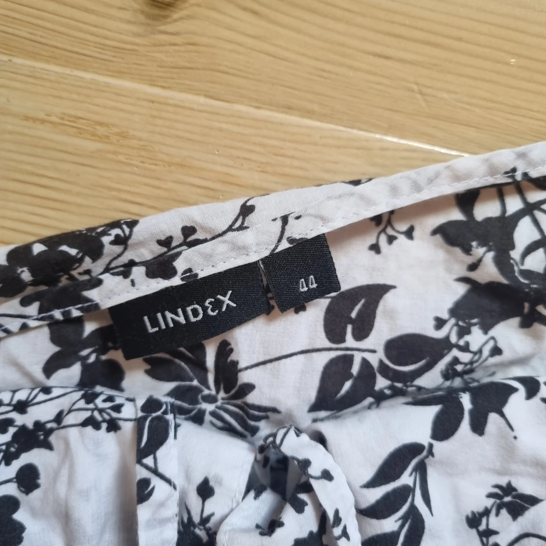 Svartvitt linne - 91