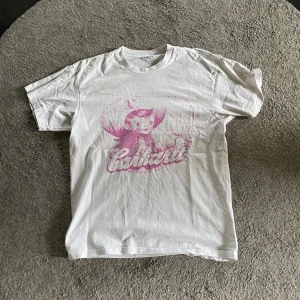 Carhartt t shirt - Typ helt ny carhartt T-shirt bra passform och trycket är inte urtvättat Nypris 650
