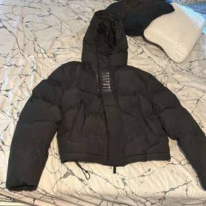 Trapstar jacka  - Har inte änvänt den något, helt ny med påsen kvar.