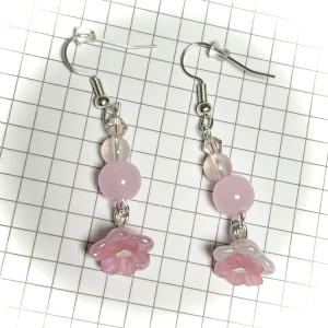 Örhängen  - Handgjorda örhängen✨✨