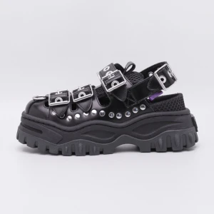 Eytys skor - Mina älskade eytys🫶🏼 De är i väldigt bra skick och endast användna ett fåtal gånger! Nypris när jag köpte de var 2800kr. Mitt pris går att diskutera.