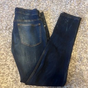 Discovery jeans  - Säljer min Discovery jeans  Bra skick 