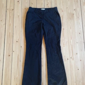 Kostym byxor  - Säljer då dom är för stora för mig