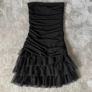 Festklänning - Hej! Säljer min klänning pga att den ej kommer till användning💕 Mycket bra skick