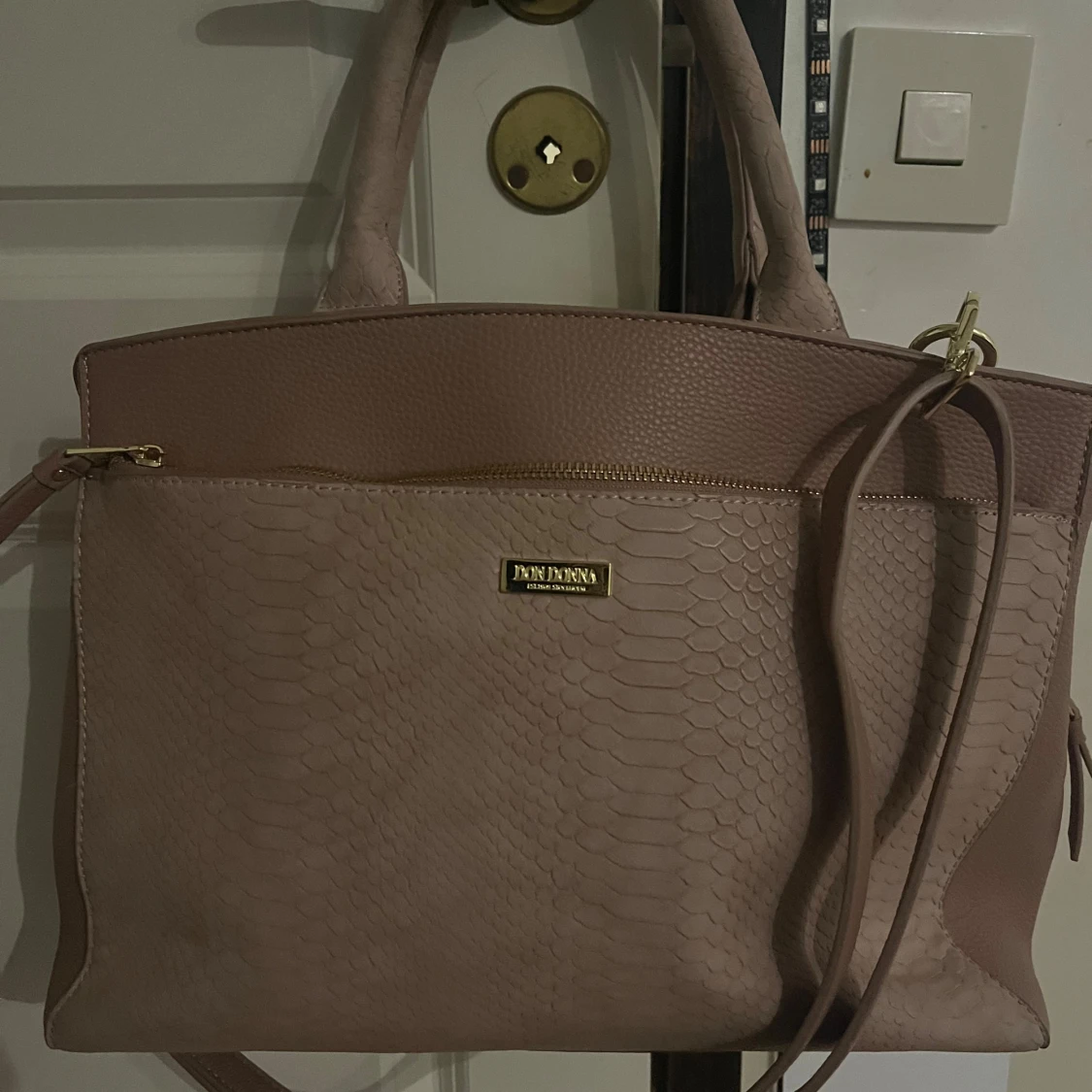 Rosa DonDonna väska med orm-pattern - 93