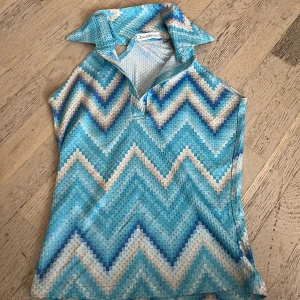 blå topp - storlek xs-s