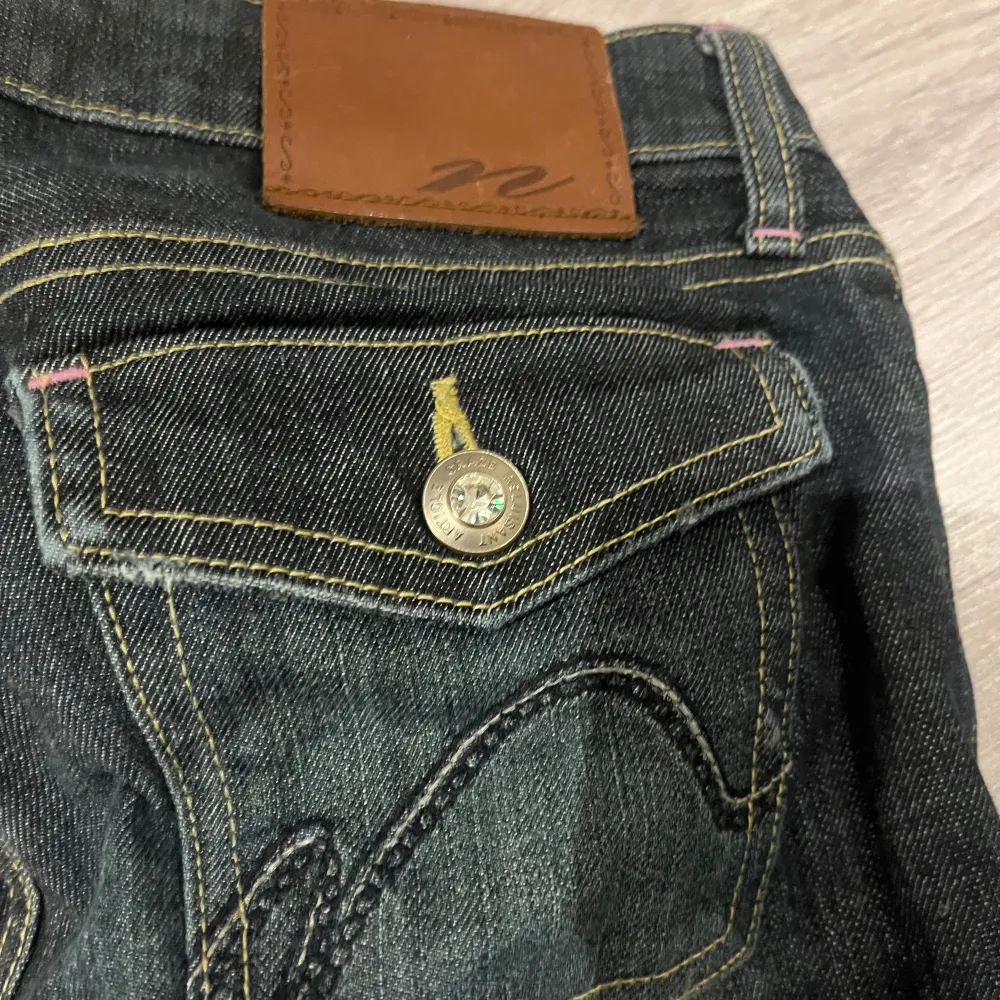 Lågmidjade jeans i stl 24/32, jättebra skick!. Jeans & Byxor.