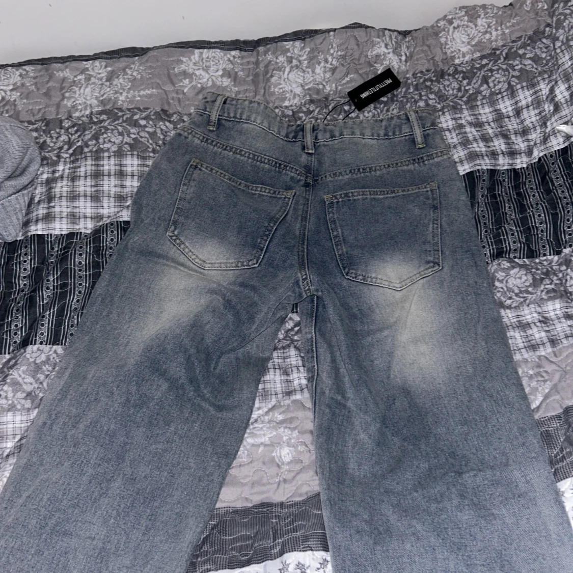 Wide straight petite jeans från pretty little thing ( ettiketten finns kvar på byxan) - 92