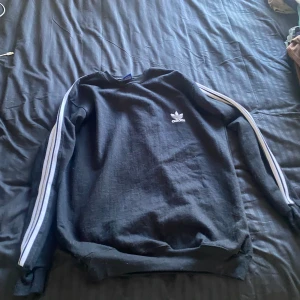 Adidas tröja - Adidas tröja , passar M även 