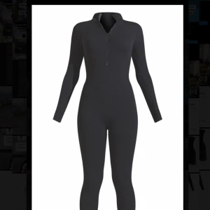 Kroppsstrumpa PrettyLittleThing Svart - Kroppsstrumpa från PrettyLittleThing! Använd några gånger, väldigt bra kvalite men känner mig inte så bekväm i den tyvärr