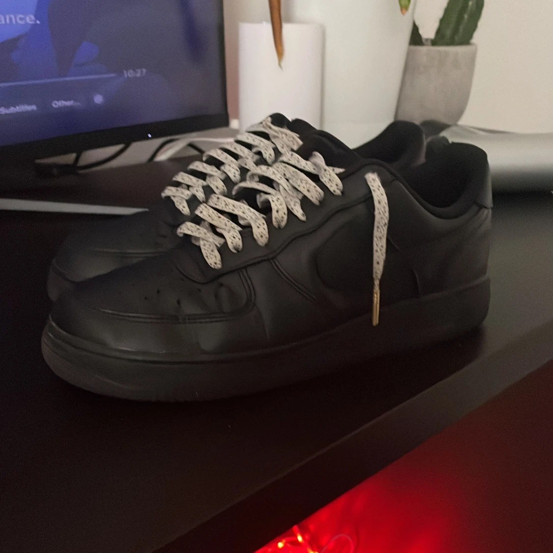 airforce 1 svart- kom med bud