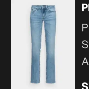 Lowwaist jeans från pepe jeans, Modell picadilly storlek 27/32, använd 1 gång bara💕