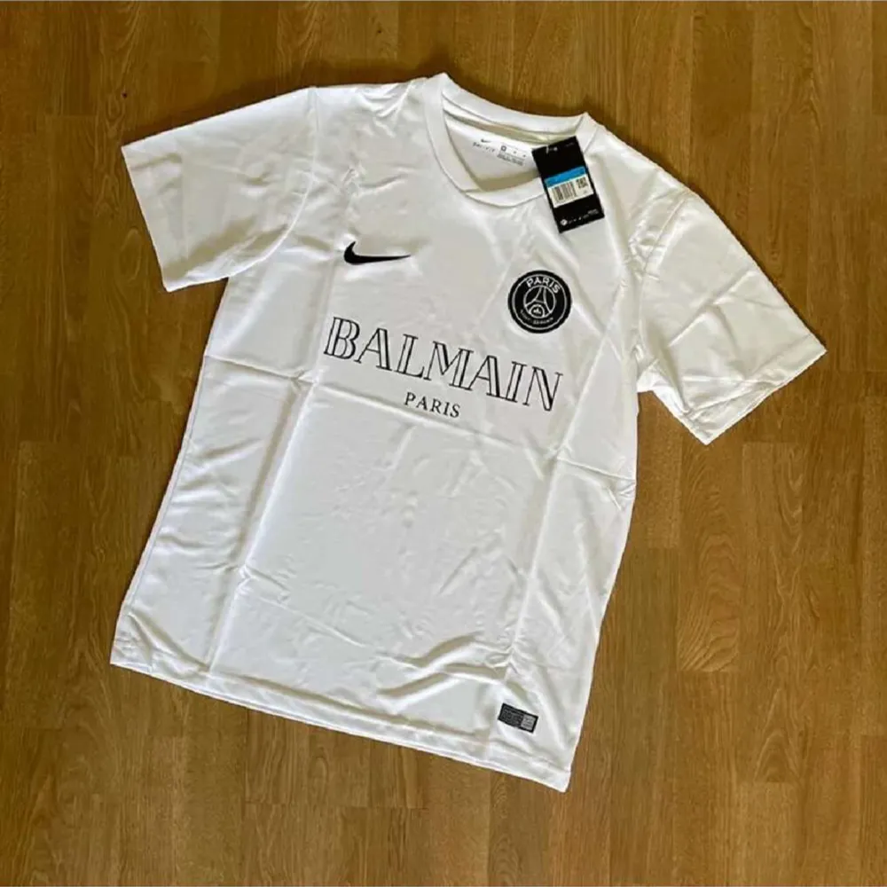 Psg balmain helt ny med etikett. T-shirts.