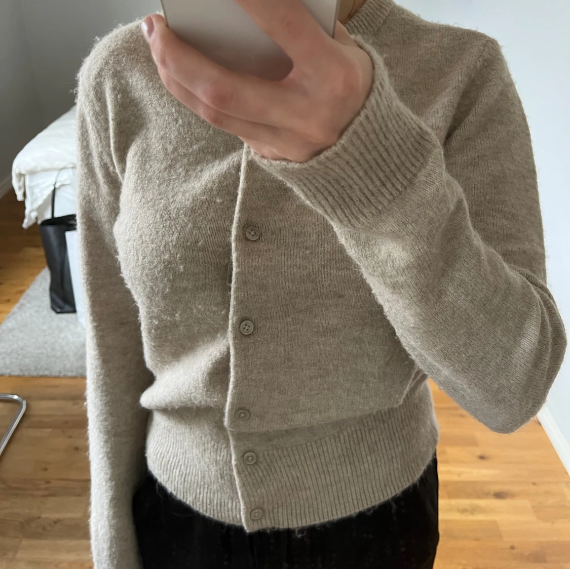 Stickad beige kofta - 90