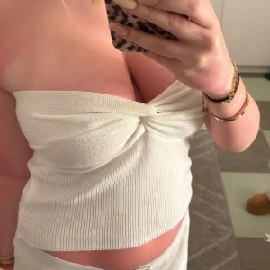 Bandou topp - En söt topp som va super populär för ett tag sedan! Nästan aldrig använt denna så i fint skick! 