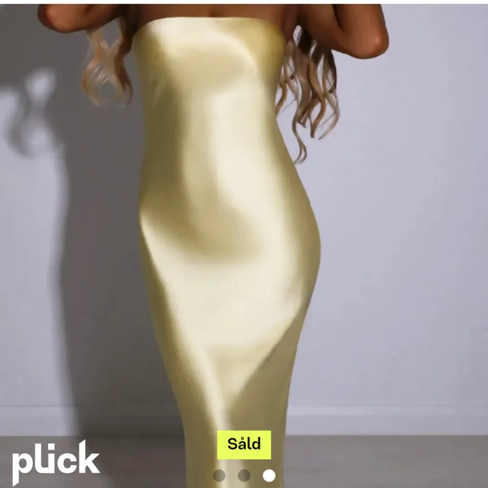 Säljer vidare denna superfina balklänning i storlek s. . Klänningar.