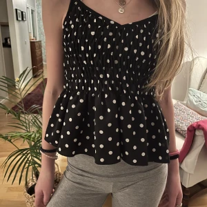 Fin fest topp😍 - Jättefin topp som inte används längre💗som ny! 