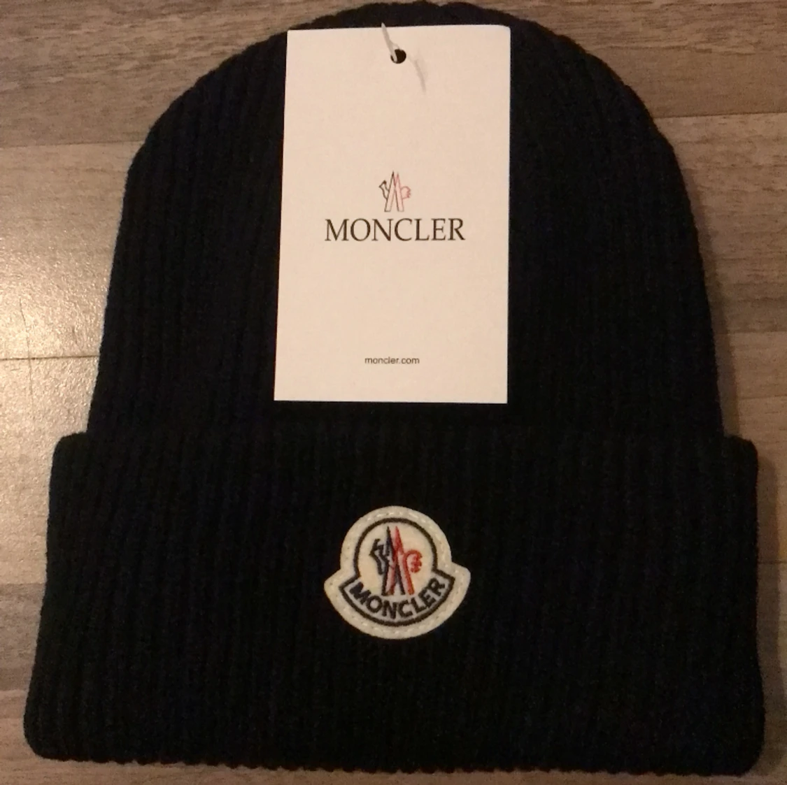 Moncler mössor - 90